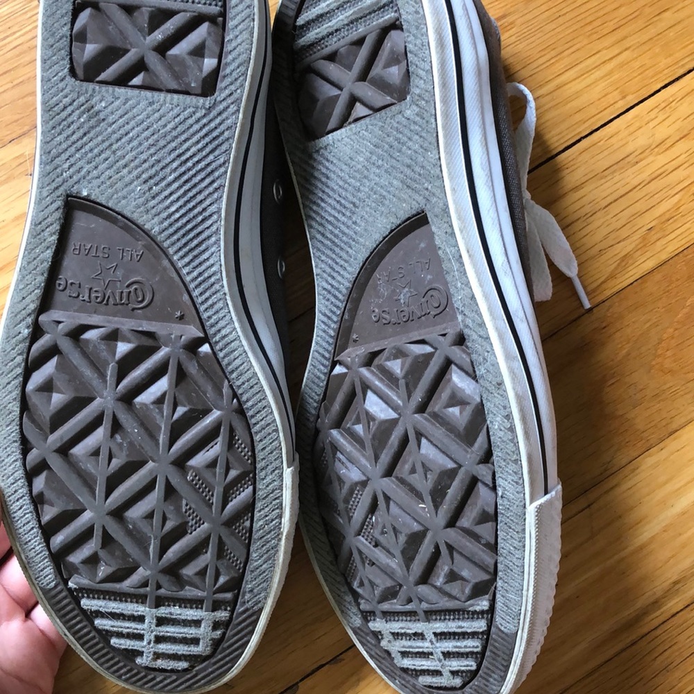 Unisex Gray Low Top Converse - Picture 4 of 5